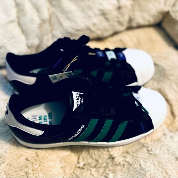 🔥NEW🔥Abby Dahlkemper Adidas x Wmns Superstar (Black/Green) Women’s Size 6 - Picture 4 of 11